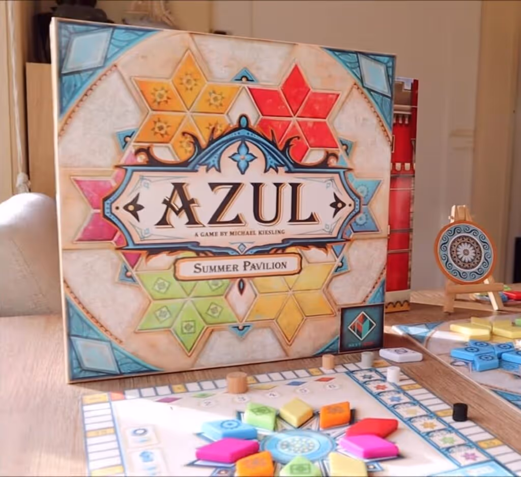 Azul Summer Pavilion:Board game box and components.